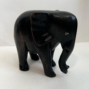 Handmade wooden elephant statuette - handmade from Ghana